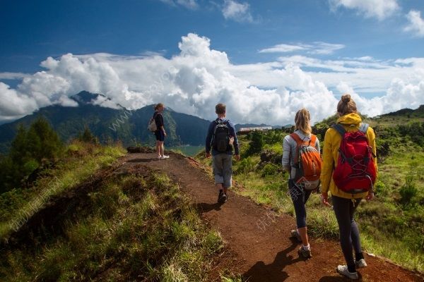 夏天旅遊穿什麼鞋？夏天出遊穿衣搭配(3)