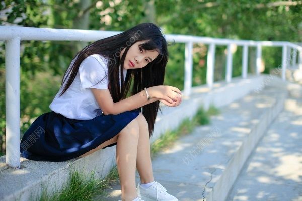 夏天出去玩穿什麼？夏天出去旅遊穿什麼鞋？(2)