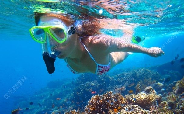 浮潛是什麼意思？深潛和浮潛有什麼區別？(2)