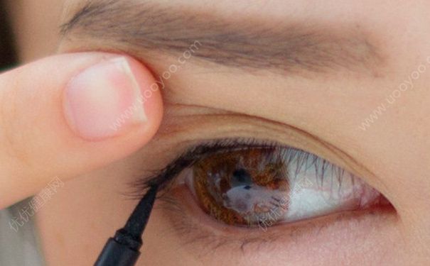 內眼線會傷害眼睛嗎?畫內眼線會不會對眼睛不好?(3)