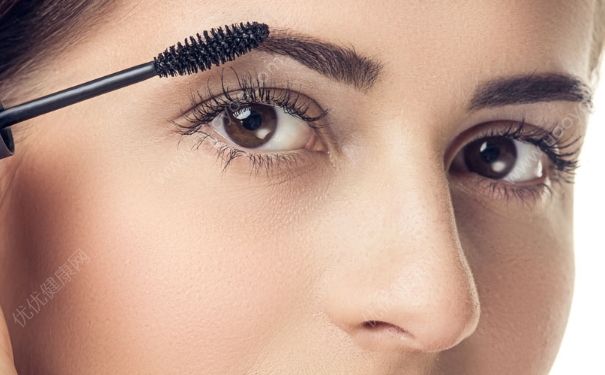 睫毛膏可以刷眉毛嗎？用睫毛膏刷眉毛可以嗎？(2)