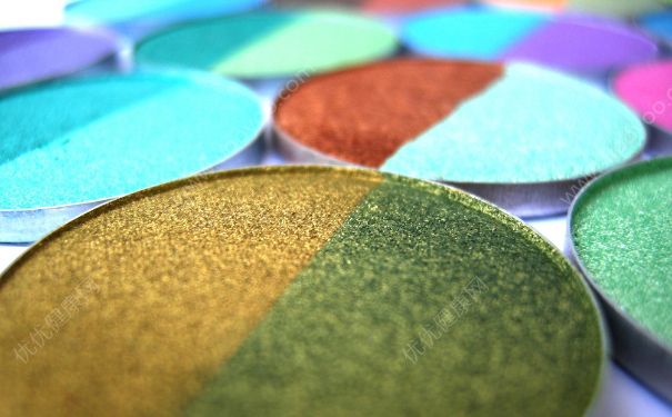 眼影會傷害眼睛嗎?眼影對眼睛有害嗎?(3)