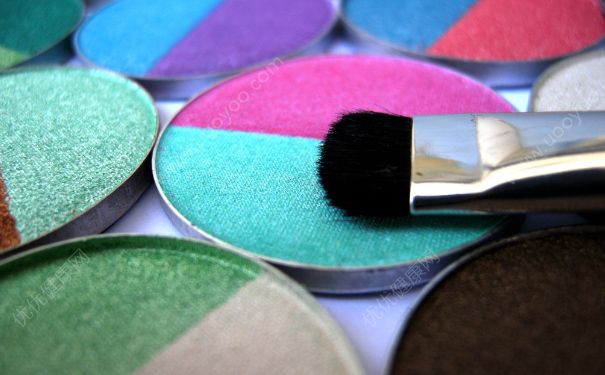 眼影能當腮紅用嗎?眼影當腮紅用可以嗎?(3)