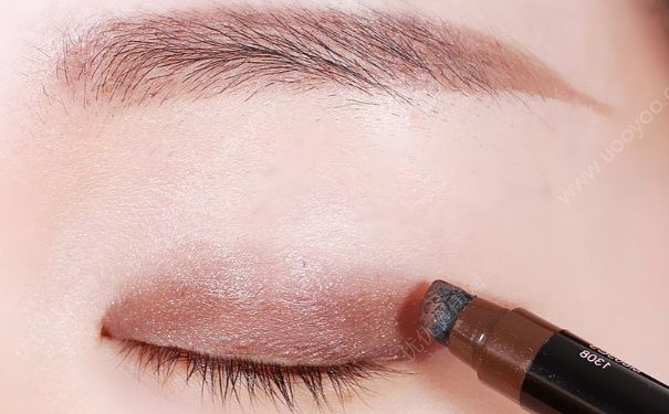 眼線可以用眉筆畫嗎？眉筆能畫眼線嗎？(2)