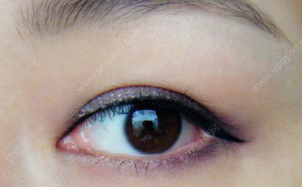 眼線可以用眉筆畫嗎？眉筆能畫眼線嗎？(4)