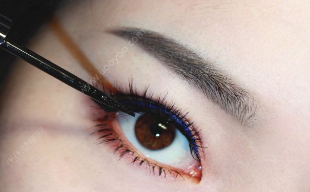 眼線筆和眼線膏哪個好用？眼線筆和眼線膏的區別(3)