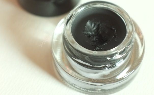 眼線筆和眼線膏哪個好用？眼線筆和眼線膏的區別(2)