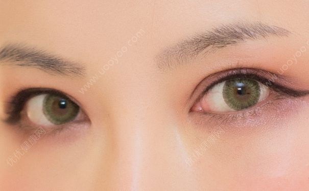 眼線筆和眼線膏哪個好用？眼線筆和眼線膏的區別(4)