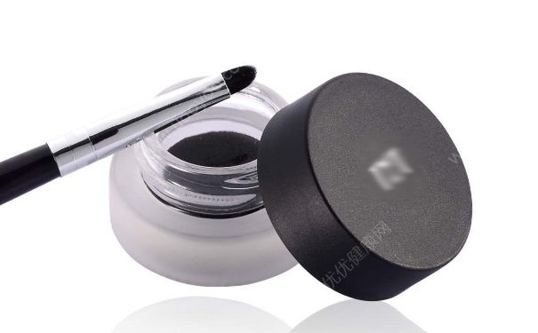 眼線液和眼線膏哪個好用？眼線液和眼線膏的區別(4)