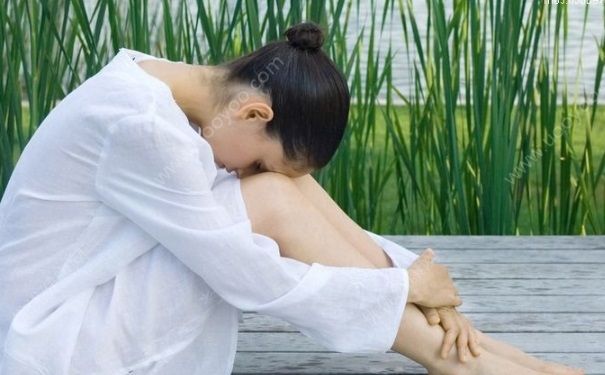 外表開心內心孤獨的人 內心孤獨的人有什麼特點？(2)