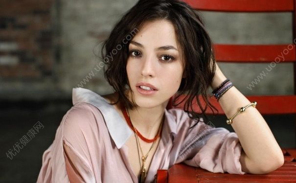 外表開心內心孤獨的人 內心孤獨的人有什麼特點？(3)