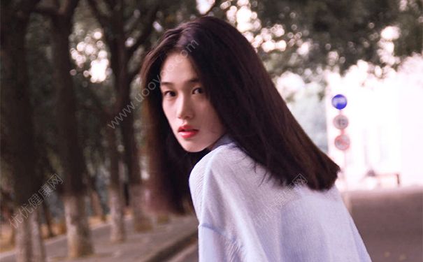 塗粉底液用手還是刷子？粉底液用手擦還是用粉底刷好？(2)