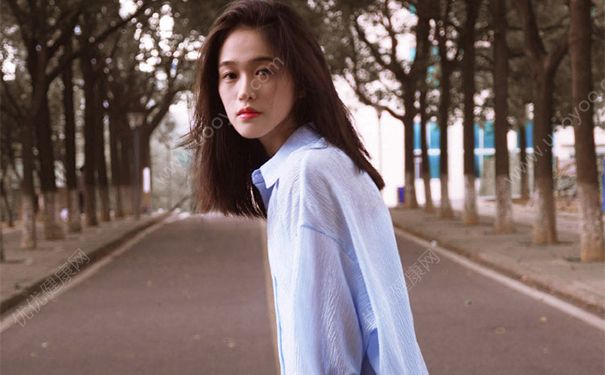 塗粉底液用手還是刷子？粉底液用手擦還是用粉底刷好？(4)