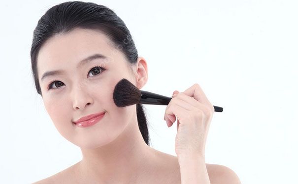 有雀斑用什麼遮瑕？有雀斑能反復遮瑕嗎？(4)