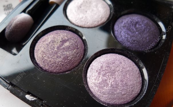 眼影掉眼睛裡怎麼辦?眼影掉進眼睛會怎樣?(2)