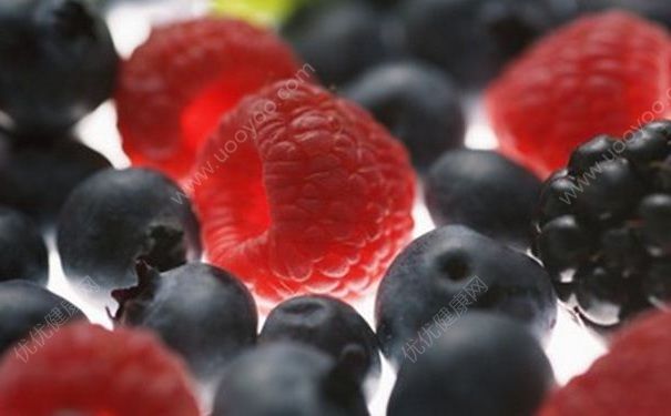 吃什麼會導致牙齒變黃？哪些食物吃瞭會導致牙齒變黃？(3)