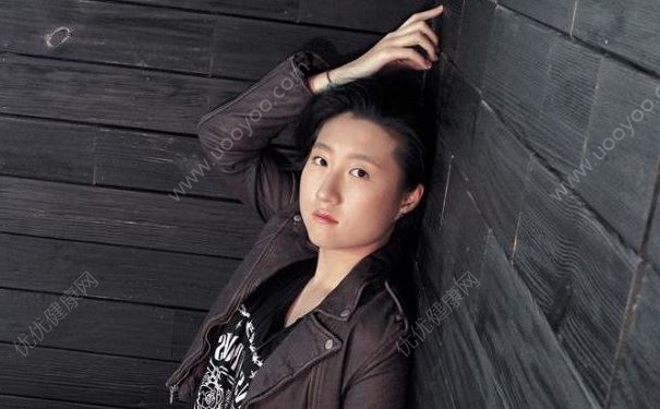 成龍女兒宣佈自己出櫃，出櫃有什麼要註意的？(2)