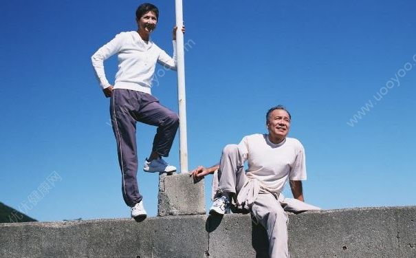 83歲老人9年遊覽24個國傢，有時候直到回來才讓兒子知道(2)