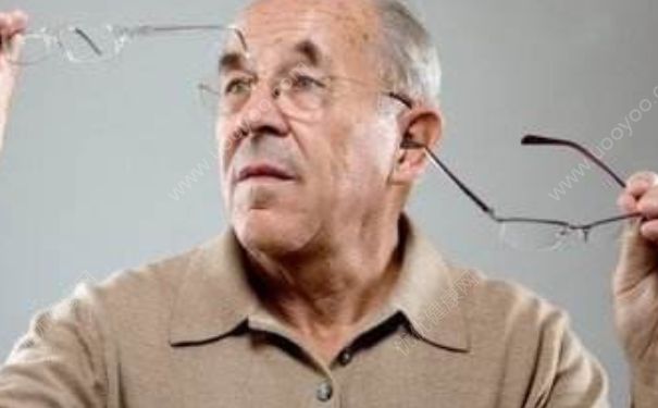 中老年人老花眼的保養方法有哪些?(3)