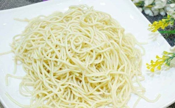 熱幹面太幹瞭加水好嗎？吃熱幹面的好處有哪些？(3)