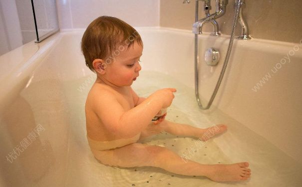 冬季應該怎麼給寶寶洗澡？寒冬如何給寶寶洗澡？(2)